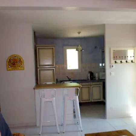 Maison D'une Avec Piscine Partagee Et Wifi A Hippolyte Le Graveyron Saint-Hippolyte-le-Graveyron
