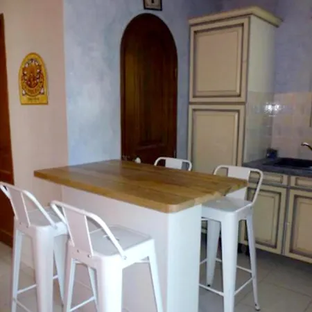 Maison D'une Avec Piscine Partagee Et Wifi A Hippolyte Le Graveyron Holiday home *